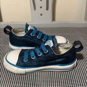 Converse tennis shoes